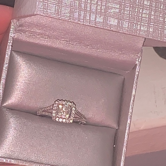 10k white gold banquet diamond 0.5 CT ring - Picture 4 of 6